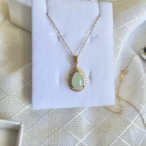 Green Jade Pendant Necklace 10K Gold Pendant, 14K Gold Chain - Picture 1 of 16